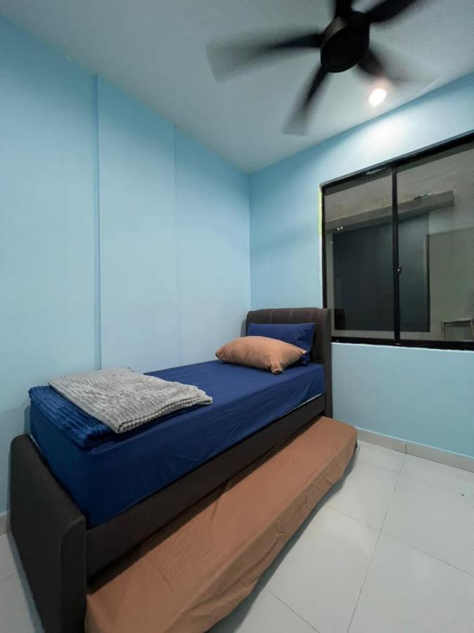 Faiz Homestay Kuching Exterior foto